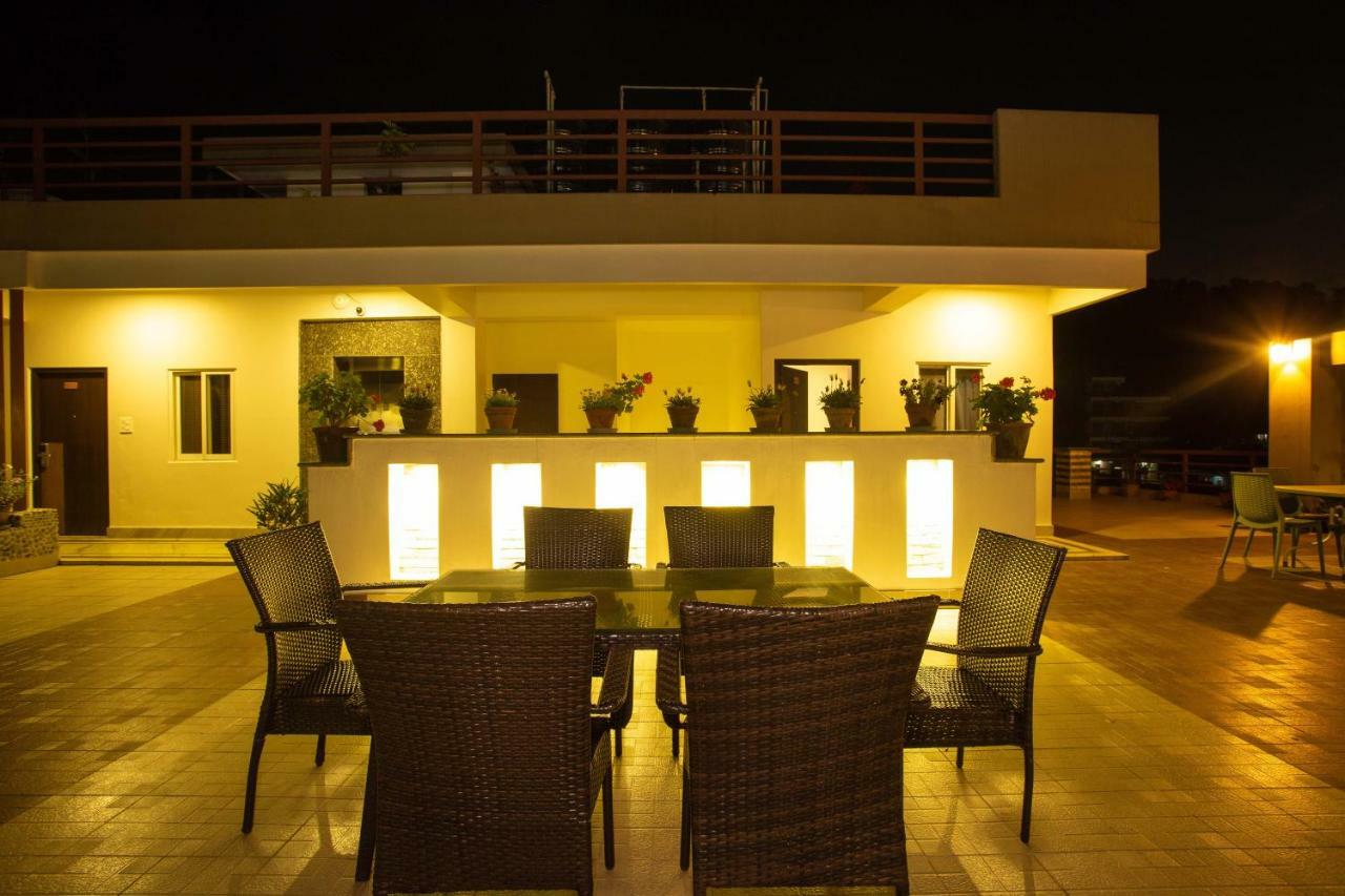 Hotel Lake Paradise Pokhara Exterior foto